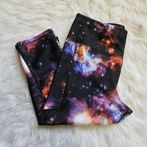 Avia "galaxy/solar system" print capri workout leggings